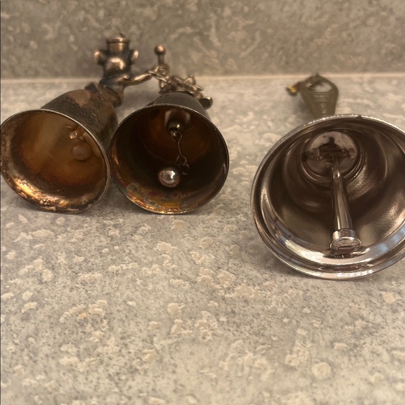 3 Disney Bell’s Lot Mickey & Minnie - Picture 5 of 9